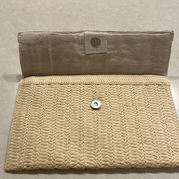 Neiman Marcus Vacay Vibes Envelope Clutch NWOT - Picture 2 of 7